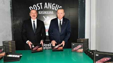 Prezidentlər “Dost Aqropark”ın açılışında yerli məhsulların üzərinə “Made in Karabağ” etiketləri vurdular - FOTO 