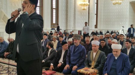 TDT-nin müsəlman dini liderləri Heydər məscidində Cümə namazı qılıblar