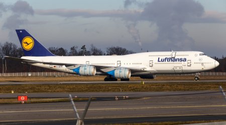 Frankfurt-Astana təyyarəsi Bakı hava limanına enib