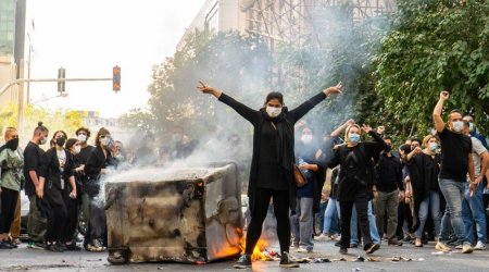 İranda xüsusi təyinatlıların universitetə silahlı HÜCUMU – ANBAAN VİDEO 