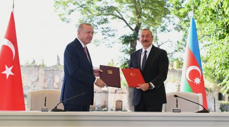 Baş nazir: “Şuşa Bəyannaməsi Azərbaycan-Türkiyə münasibətlərini strateji müttəfiqlik səviyyəsinə qaldırıb”
