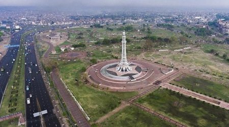 Pakistanın ən böyük qülləsi Azərbaycan bayrağı ilə işıqlandırıldı - FOTO