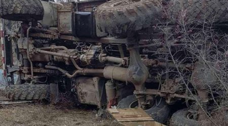 Ermənistanda hərbi yük maşını aşdı - Ölən və yaralananlar var