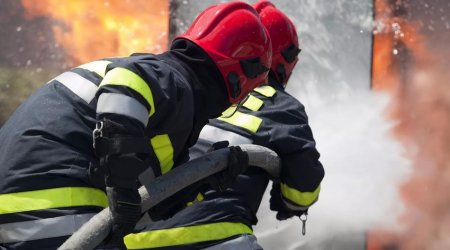 Bakıda yaşayış binasında yanğın olub, 12 nəfər təxliyə edilib - YENİLƏNİB - FOTO