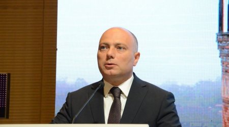 “Növbəti həftə Mədəniyyət Nazirliyinin rəsmiləri işə piyada getsin” – Tanınmış jurnalistdən TƏKLİF - VİDEO  