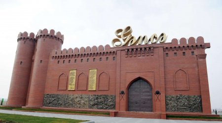 Gəncədə keçmiş arvadını və 60 yaşlı kişini bıçaqla yaralayan şəxs SAXLANILDI