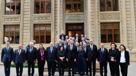 Prezident Qərbi Azərbaycan İcmasının inzibati binasında yaradılan şəraitlə tanış oldu - YENİLƏNİB - FOTO