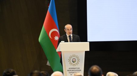 İqtisadiyyat naziri qurumun əməkdaşlarına orden və medallar TƏQDİM ETDİ – FOTO