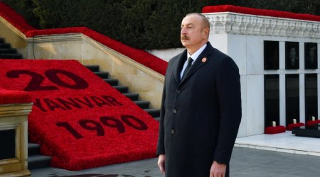 Prezident İlham Əliyev Şəhidlər xiyabanını ziyarət edib - FOTO