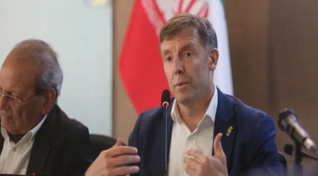 Britaniya səfiri uzun fasilədən sonra İrana qayıtdı
