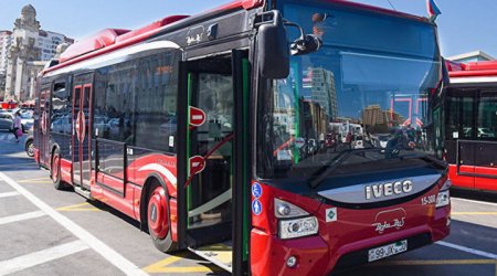 Bakıda 107 marşrut avtobusu GECİKİR