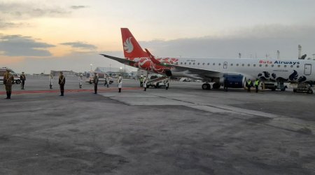 Azərbaycanın İrandakı səfirliyinin əməkdaşları Bakıya yola salınır - FOTO