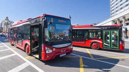 Bakıda 102 marşrut avtobusu GECİKİR