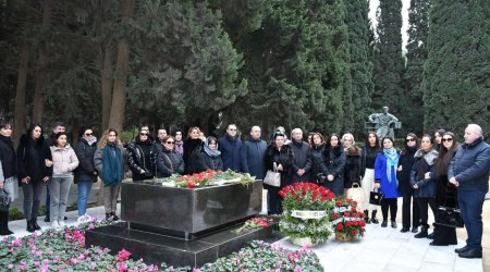 Qara Qarayevin məzarı ziyarət olundu - FOTO