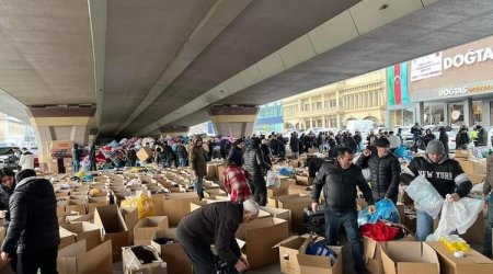 Türkiyə üçün yardımlar mağaza zirzəmisinə sığmadı, körpünün altına yığıldı