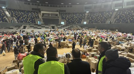 Səfirdən DUYĞULANDIRAN PAYLAŞIM: Altındakı döşəyi göndərən azərbaycanlı bacı-qardaşlarımız var olsun!