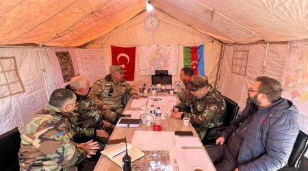 FHN-in əməkdaşları türkiyəli həmkarları ilə toplantı keçirdi - Zəlzələ bölgəsində - FOTO