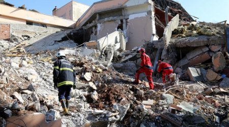 SON DƏQİQƏ: Kahramanmaraşda 44 yaşlı qadın və 2 yaşlı qızı xilas olundu