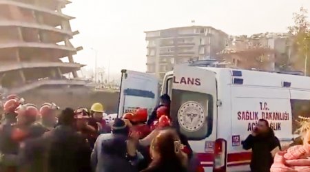 Hatayda MÖCÜZƏ - Ana və iki uşağı 175 saat sonra xilas edildi - VİDEO