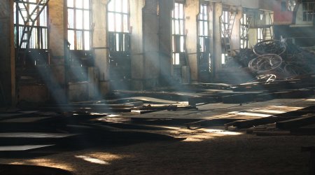 Bakı Şin Zavodunun qəzalı vəziyyətdəki yataqxanaları SÖKÜLƏCƏK 