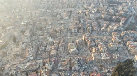 77 yaşlı azərbaycanlı xanımdan duyğulandıran addım - Son pulunu Türkiyəyə göndərdi – VİDEO