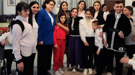 Leyla Əliyeva sağlamlıq imkanları məhdud uşaqlara BAŞ ÇƏKDİ - FOTO 