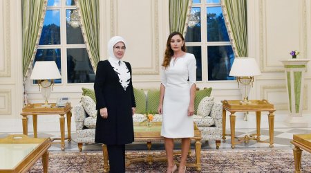 Əminə Ərdoğan Mehriban Əliyevaya təşəkkür etdi - FOTO
