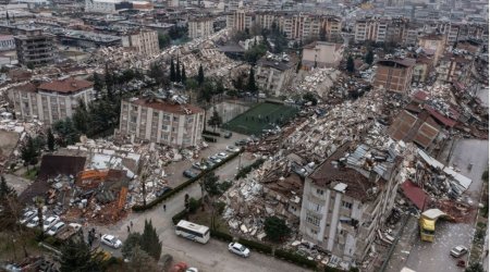 Türkiyədə zəlzələdən uçan binalarla bağlı 120 nəfər SAXLANILDI 