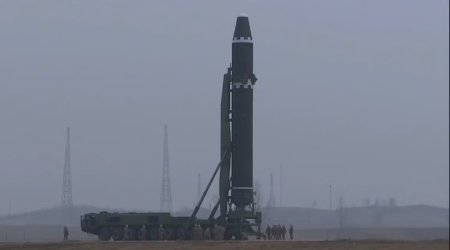 Şimali Koreya qitələrarası ballistik raket buraxdı - VİDEO