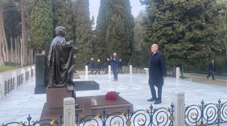 Lavrov Fəxri xiyabanı və Şəhidlər xiyabanını ziyarət EDİB - FOTO