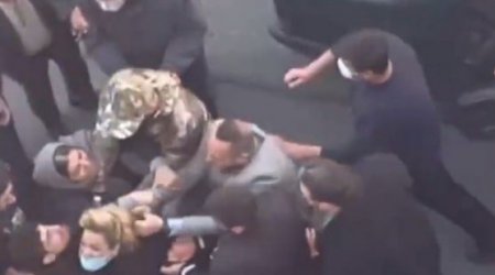 İranda növbəti VƏHŞİLİK: Polislər analara hücum ETDİ - VİDEO