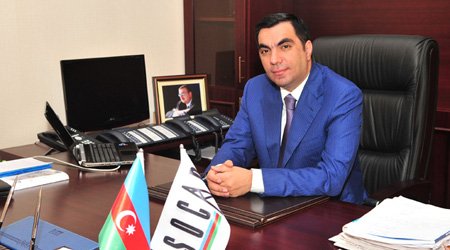 Rektorun qapısına papaq atdılar - FOTO