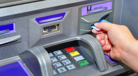 Paytaxtda bankomatdan pul çıxaran qadınlara qarşı soyğunçuluğa CƏHD EDİLDİ – FOTO/VİDEO 