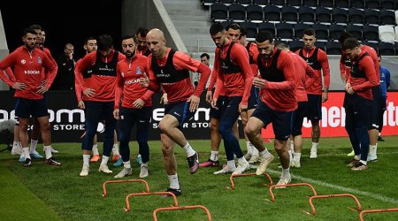 De Byazi Avstriya ilə oyun öncəsi 3 futbolçunu heyətdən niyə çıxartdı?