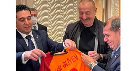 “Qalatasaray”ın prezidentindən İlham Əliyevə hədiyyə - FOTO