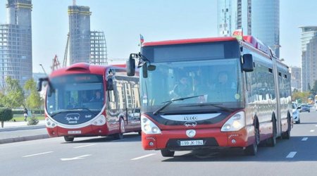 Paytaxtda 172 marşrut avtobusu GECİKİR