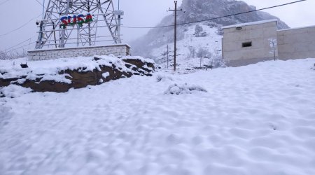 Şuşaya qar YAĞIB: Yolları buz bağladı