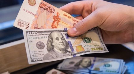 Rusiyada dolların məzənnəsi 82 rublu ötüb