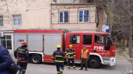 Bakıda çoxmərtəbəli binada partlayış olub, yaralı var - FOTO/VİDEO