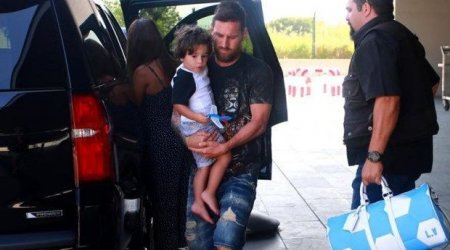 Messi ailəsi ilə Barselonaya gizlin gəldi