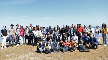 AKSİYA: Xəzər dənizinin sahili məişət tullantılarından təmizləndi - FOTO