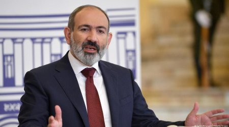İkiüzlülüyün SON HƏDDİ – Paşinyan İrəvanda sülhdən, Praqada müharibədən DANIŞIR