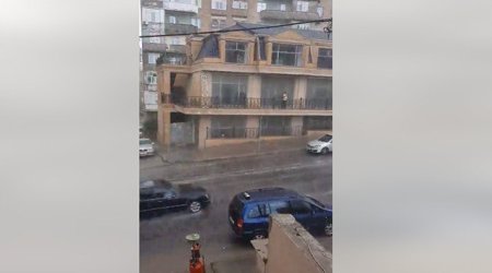 Paytaxtın bu ərazisinə güclü yağış yağır – VİDEO