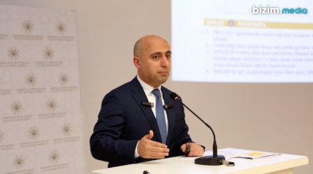 Emin Əmrullayev brifinq keçirir - CANLI