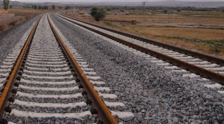 Naxçıvana gedən dəmir yolunun bərpası ilə bağlı müsbət anlaşma var - Paşinyan