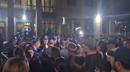 SON DƏQİQƏ: Ermənistanda həlak olan hərbçilərin valideynləri aksiya keçirir - VİDEO 