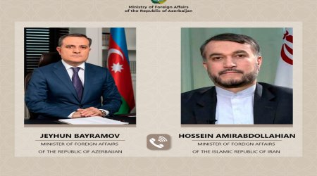 Ceyhun Bayramov iranlı həmkarı ilə telefonla danışıb