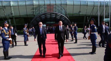 Ərdoğanı Heydər Əliyev Beynəlxalq Aeroportunda İlham Əliyev yola saldı - FOTO/VİDEO