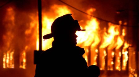 Qobustanda beşotaqlı ev YANDI 