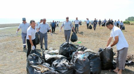 Lənkəranda Xəzər dənizinin sahili tullantılardan təmizlənib - FOTO 